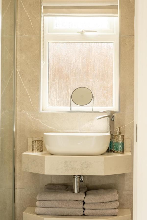 The View Apartment 2, Newry - Luxury Open Plan Apartment With City Views Ngoại thất bức ảnh